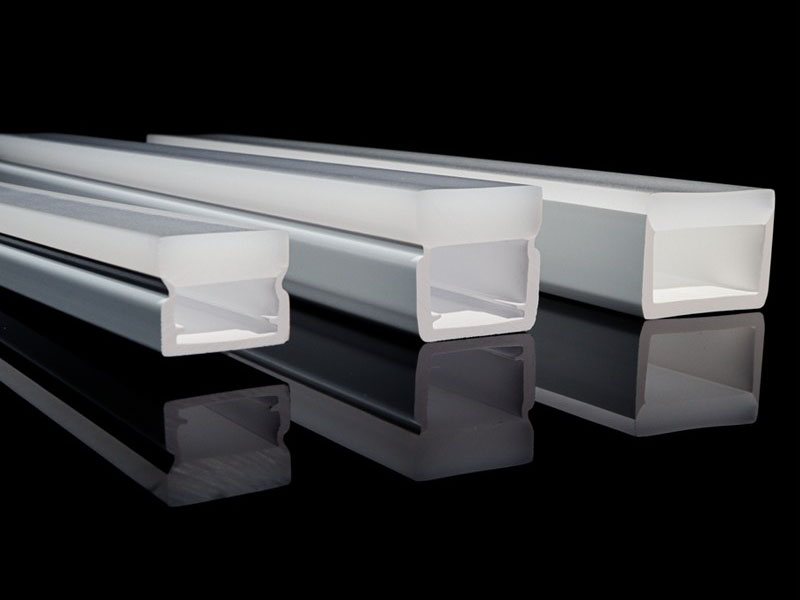 Extruderade LED-ljuslampskärmar